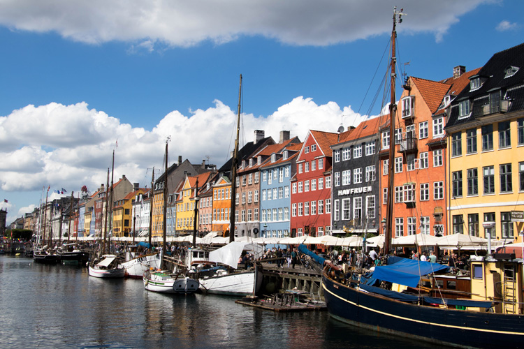 中國(guó)汽車(chē)出口量躍居全球第一日本